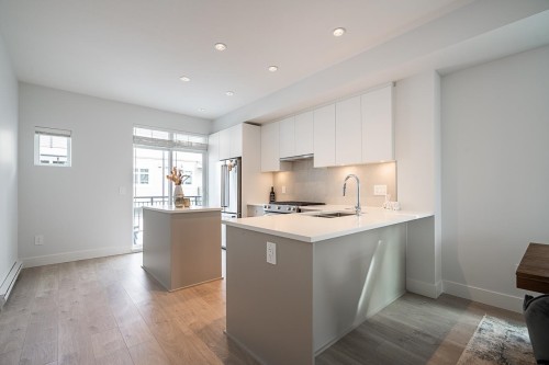 24-2070 Oak Meadows Drive, Surrey, BC 