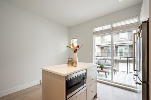 24-2070 Oak Meadows Drive, Surrey, BC 