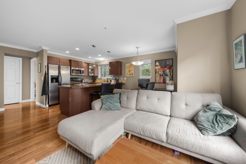 206-5488 198 Street, Langley, BC 