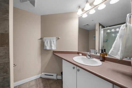 206-5488 198 Street, Langley, BC 