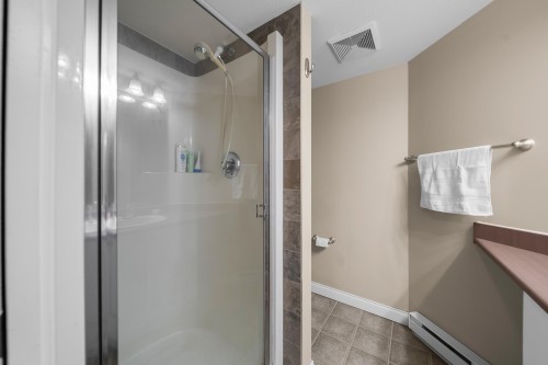206-5488 198 Street, Langley, BC 