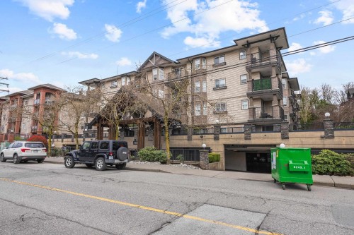 206-5488 198 Street, Langley, BC 