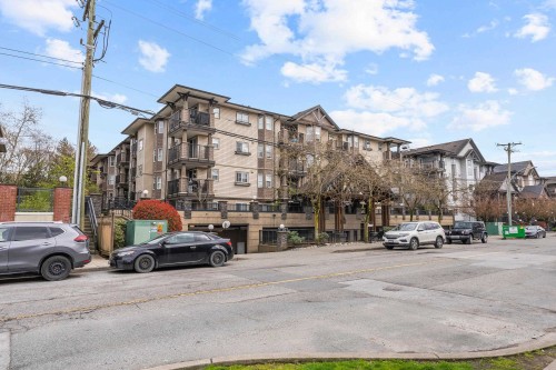 206-5488 198 Street, Langley, BC 