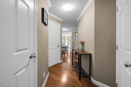 206-5488 198 Street, Langley, BC 