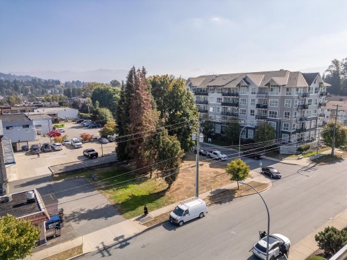 2604 Bourquin Crescent E, Abbotsford, BC 