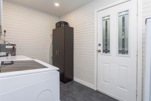 6016 Brooks Crescent, Surrey, BC 