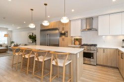 15-17538 100 Avenue Surrey, BC V4N 6X3