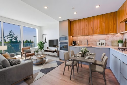 905-13359 Old Yale Road  Surrey, BC V3T 0S4