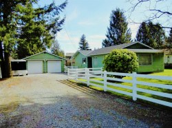 9894 156 Street Surrey, BC V3R 4L3