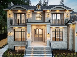 2533 141 Street  Surrey, BC V4P 2E5