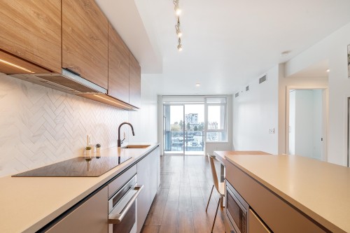 712-10448 University Drive  Surrey, BC V3T 0K1