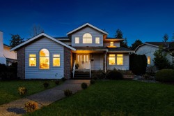 1960 128 Street  Surrey, BC V4A 3V4