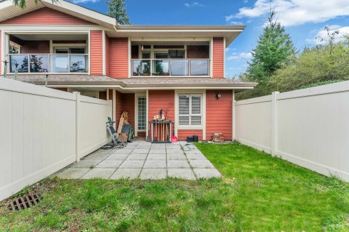 4-14921 Thrift Avenue  White Rock, BC V4B 2J8