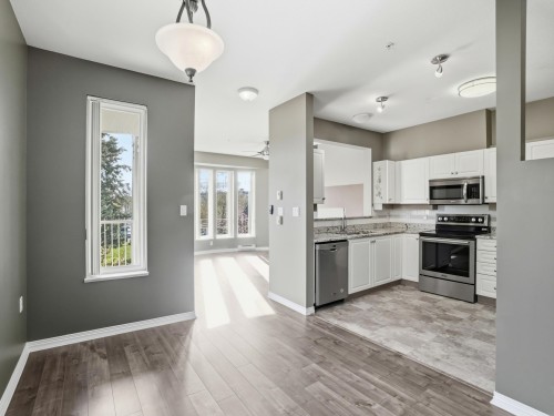302-5475 201 Street, Langley, BC 