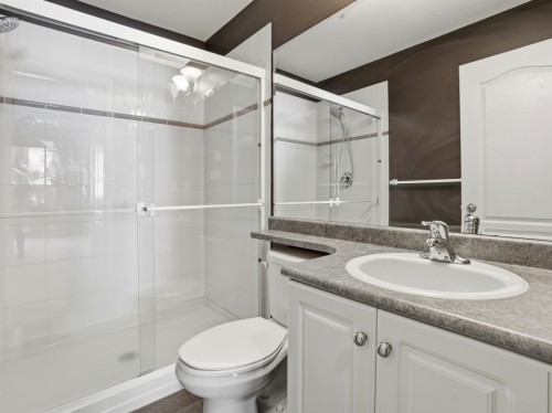 302-5475 201 Street, Langley, BC 