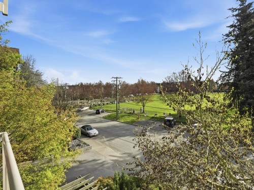 302-5475 201 Street, Langley, BC 