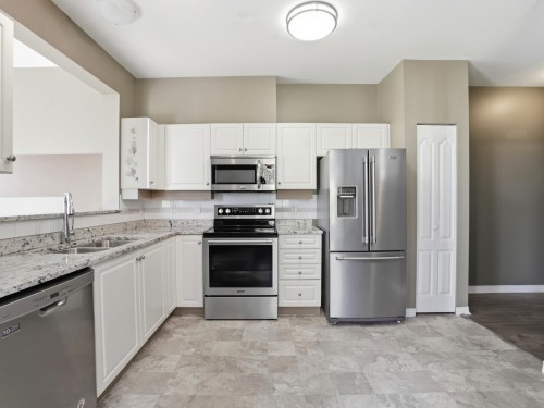 302-5475 201 Street, Langley, BC 