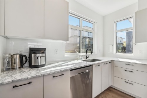 58-15255 Sitka Drive, Surrey, BC 