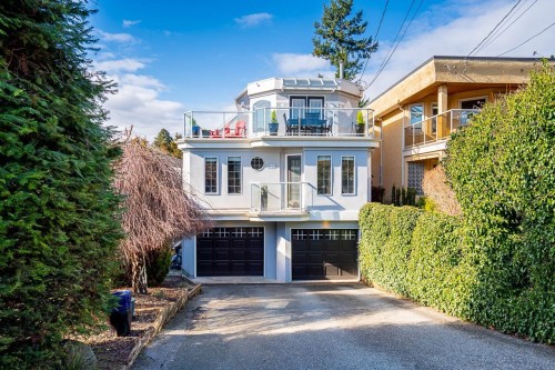 949 Kent Street  White Rock, BC V4B 4S9