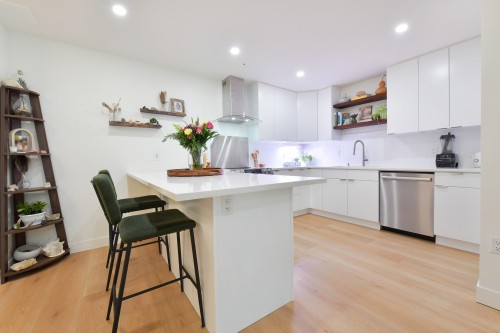 203-2700 Mccallum Road  Abbotsford, BC V2S 6X9