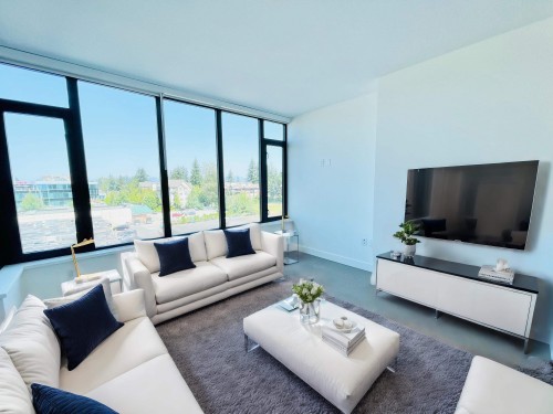 303-1588 Johnston Road  White Rock, BC V4B 0C5