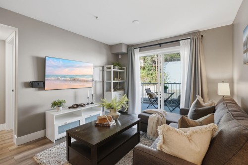 212-33960 Old Yale Road  Abbotsford, BC V2S 2J9