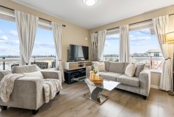 F401-20211 66 Avenue Langley, BC V2Y 0L4