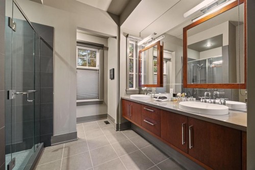 2737 Crescent Drive, Surrey, BC 