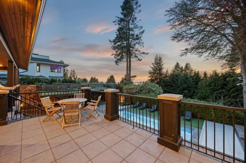 2737 Crescent Drive, Surrey, BC 