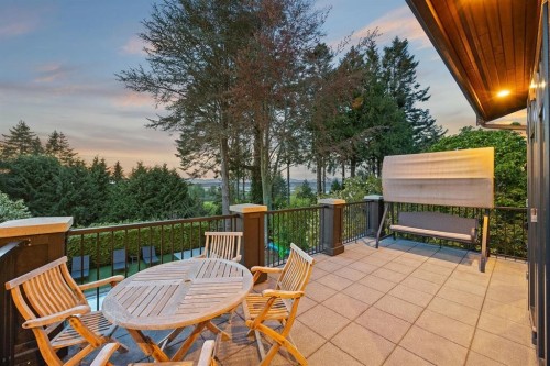 2737 Crescent Drive, Surrey, BC 