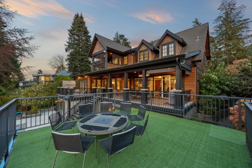 2737 Crescent Drive, Surrey, BC 