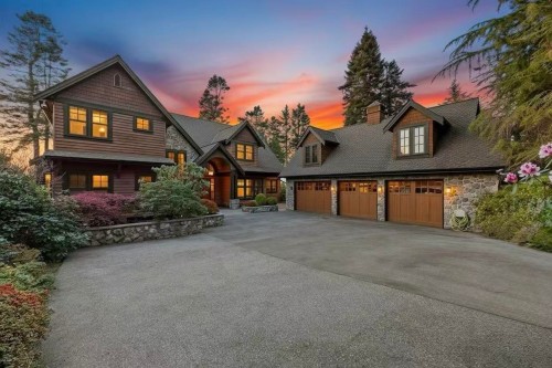 2737 Crescent Drive, Surrey, BC 