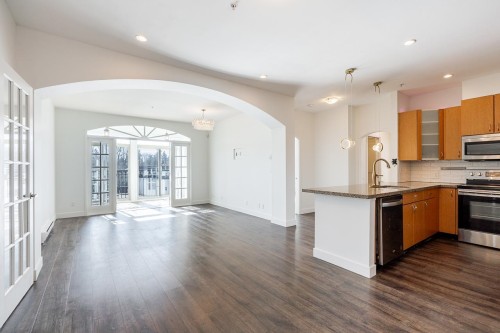 211-33485 South Fraser Way  Abbotsford, BC V2S 8P9