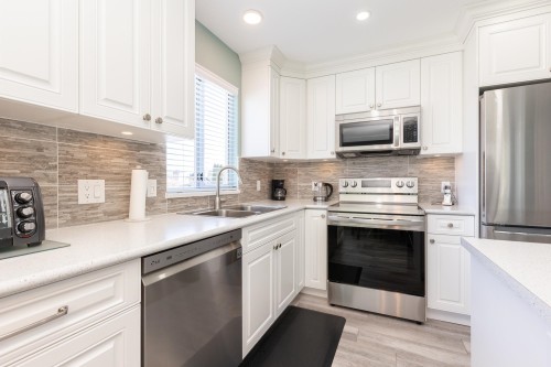 15991 80 Avenue, Surrey, BC 