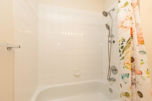 15991 80 Avenue, Surrey, BC 