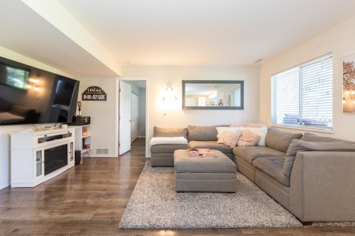 15991 80 Avenue, Surrey, BC 