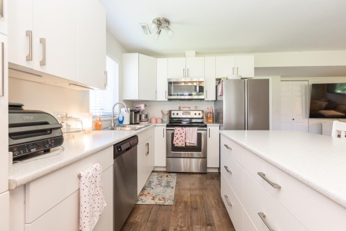 15991 80 Avenue, Surrey, BC 