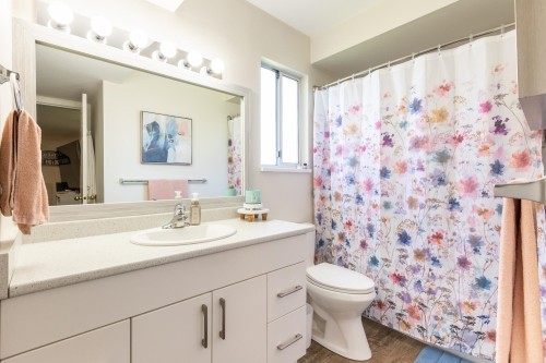 15991 80 Avenue, Surrey, BC 