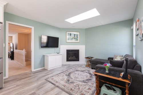 15991 80 Avenue, Surrey, BC 