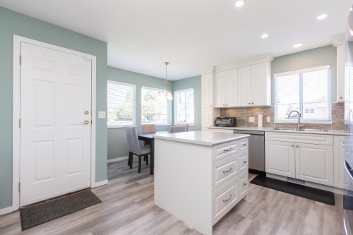 15991 80 Avenue, Surrey, BC 