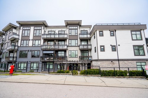 301-9983 E Barnston Drive  Surrey, BC V4N 6T3
