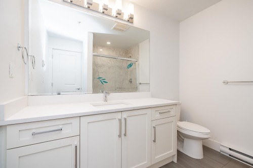 301-9983 E Barnston Drive, Surrey, BC 