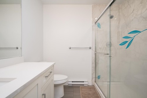 301-9983 E Barnston Drive, Surrey, BC 
