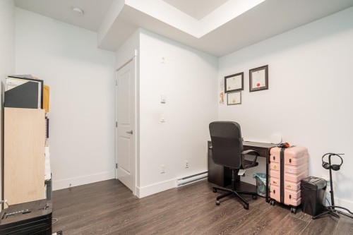 301-9983 E Barnston Drive, Surrey, BC 