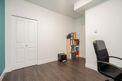 301-9983 E Barnston Drive, Surrey, BC 