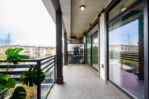 301-9983 E Barnston Drive, Surrey, BC 