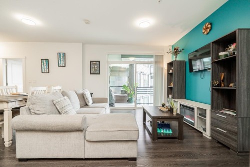301-9983 E Barnston Drive, Surrey, BC 