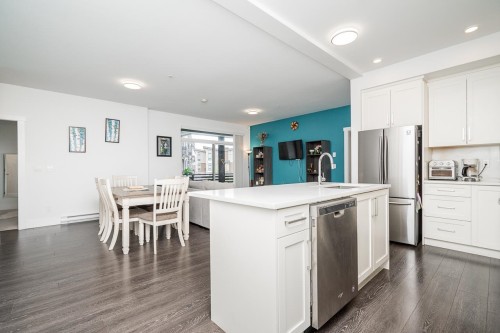 301-9983 E Barnston Drive, Surrey, BC 