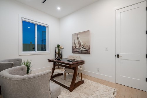 15569 Oxenham Avenue, White Rock, BC 