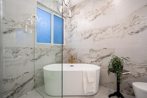 15569 Oxenham Avenue, White Rock, BC 